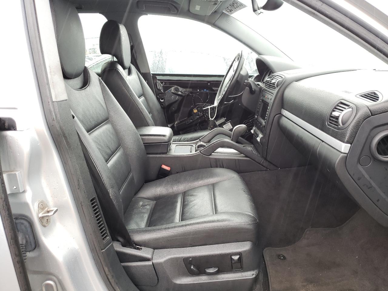 Photo 5 from auction – 2005 PORSCHE CAYENNE with VIN WP1AA29PX5LA23108