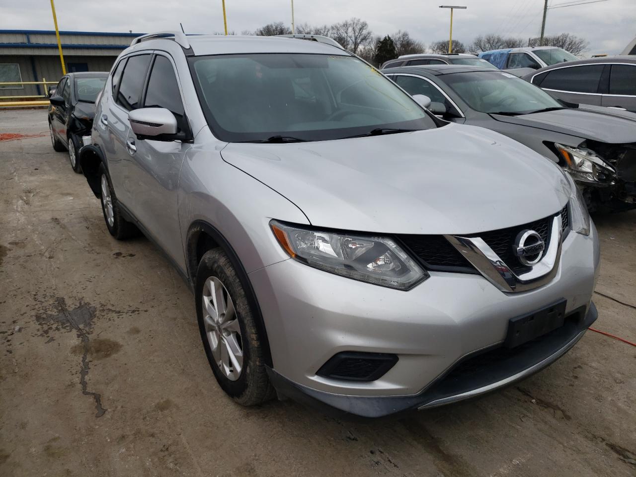 NISSAN ROGUE S 2016 with VIN KNMAT2MV7GP700791 - Photo from auction