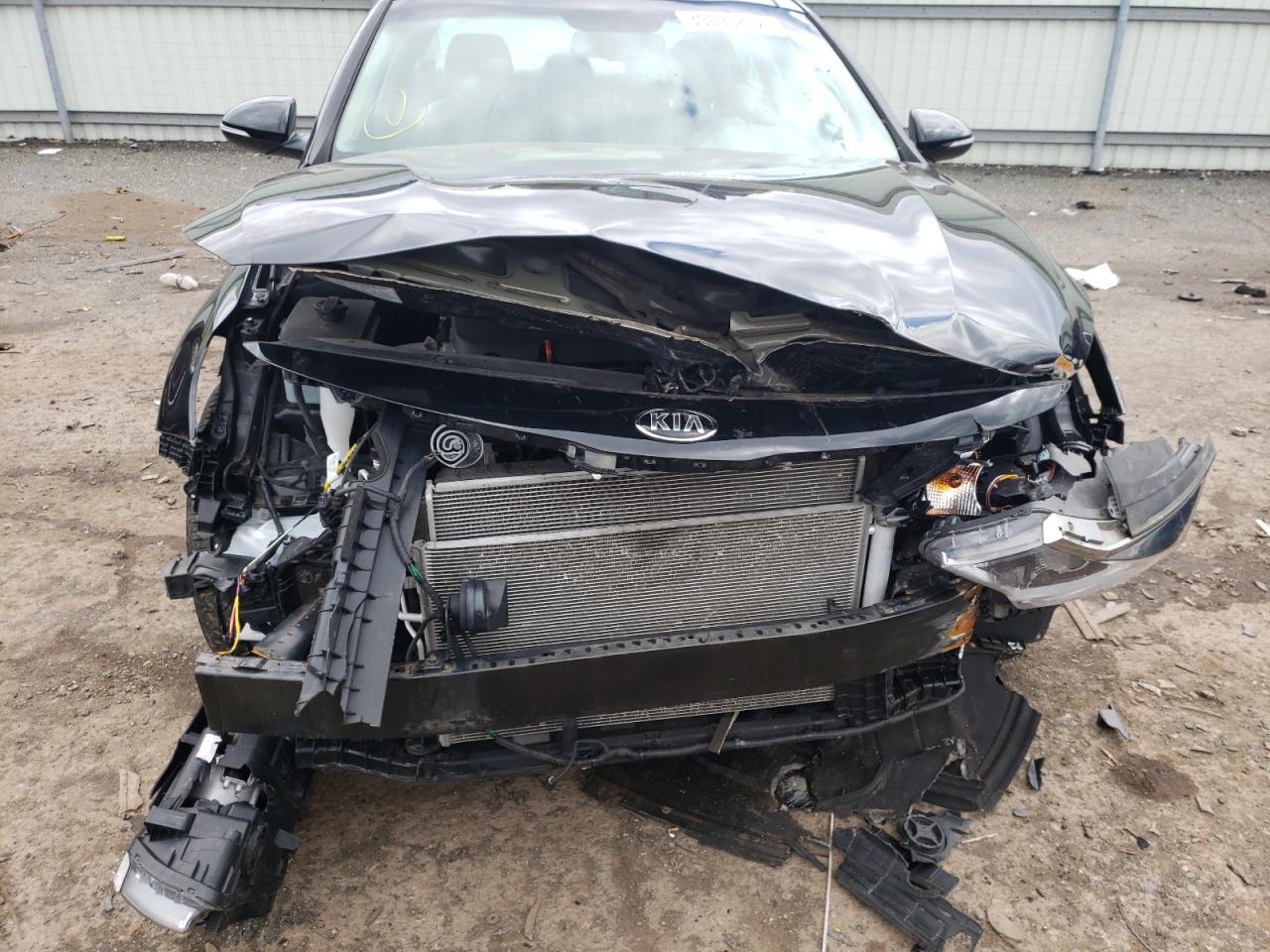 Photo 9 from auction – 2017 KIA OPTIMA EX with VIN 5XXGU4L37HG175209