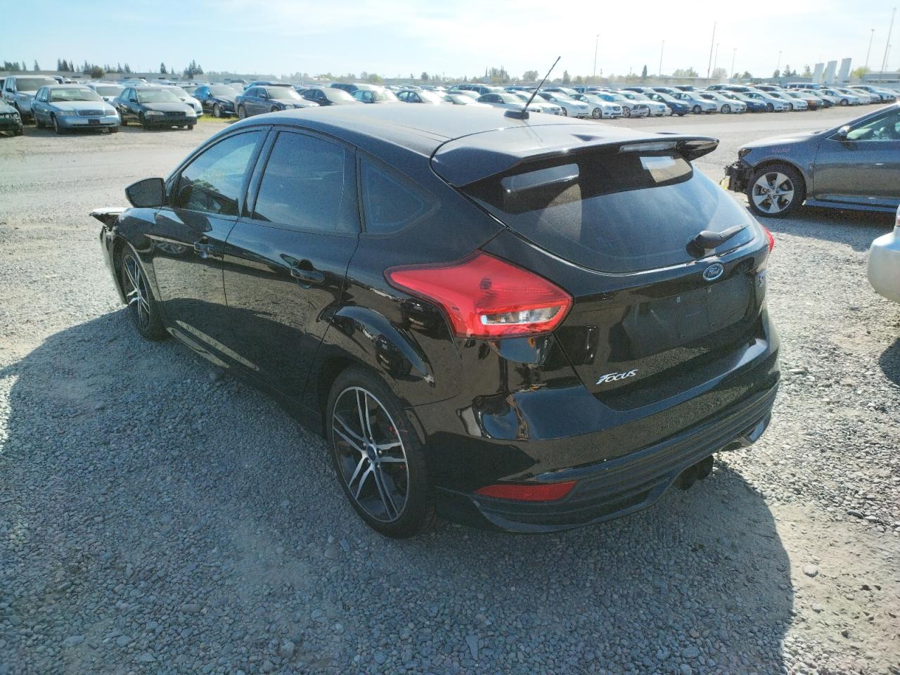 Photo 3 from auction – 2018 FORD FOCUS ST with VIN 1FADP3L91JL247624