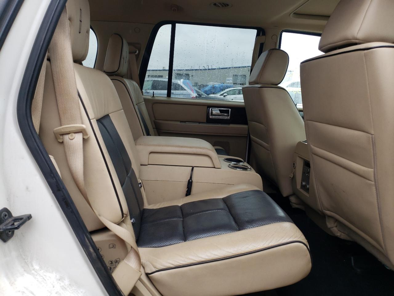 Photo 6 from auction – 2008 LINCOLN NAVIGATOR with VIN 5LMFU27518LJ04687