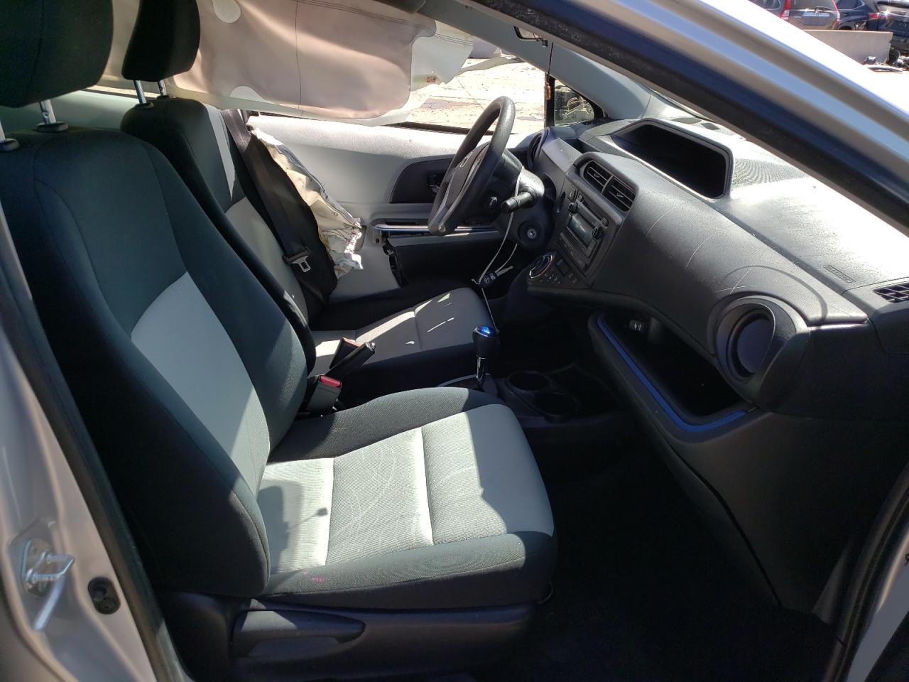 Photo 5 from auction – 2013 TOYOTA PRIUS C with VIN JTDKDTB33D1031961