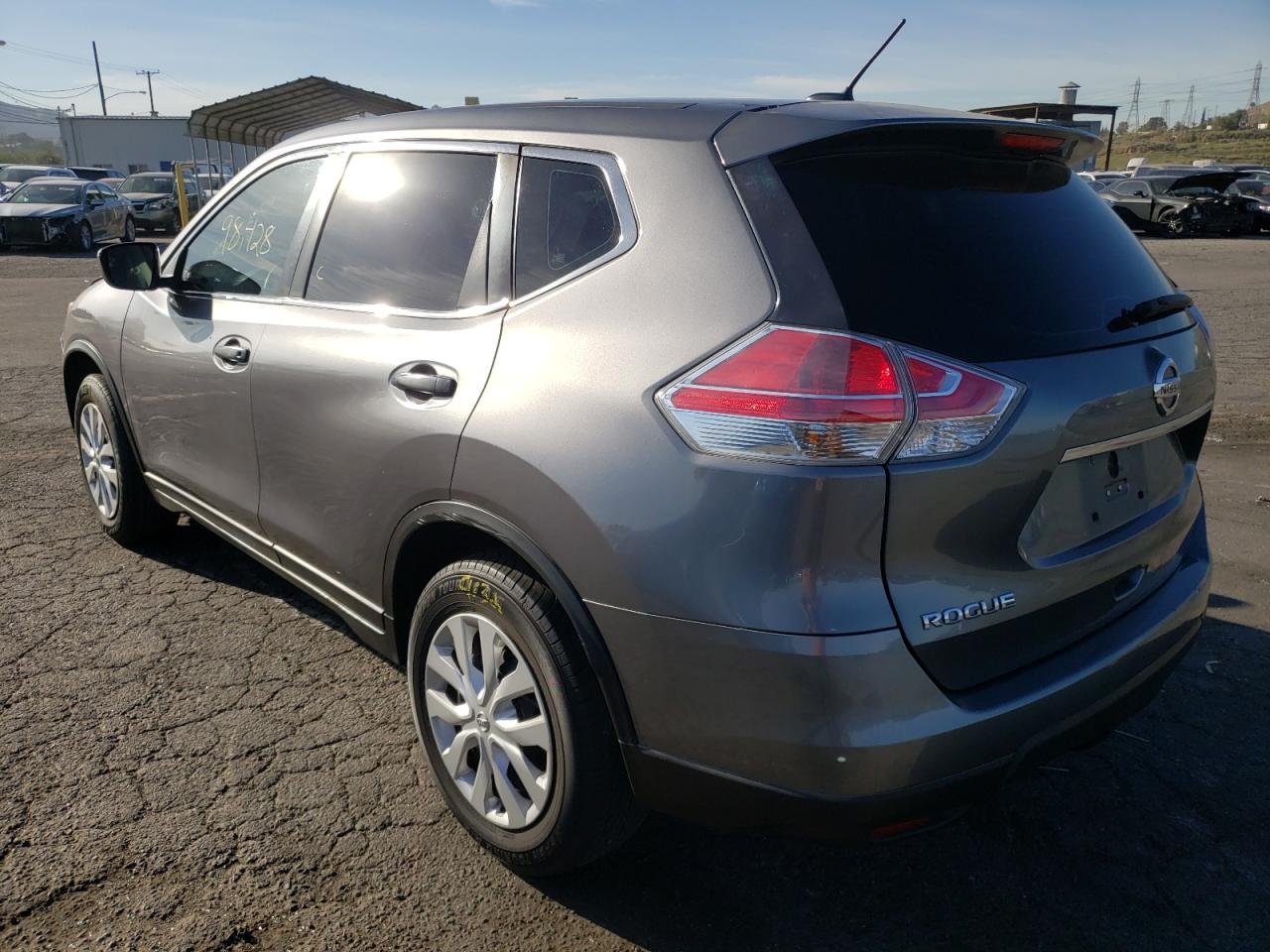 Photo 3 from auction – 2016 NISSAN ROGUE S with VIN KNMAT2MT7GP687359