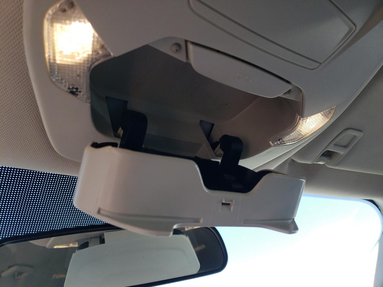 Photo 9 from auction – 2018 FORD ESCAPE SE with VIN 1FMCU0GD1JUB24780
