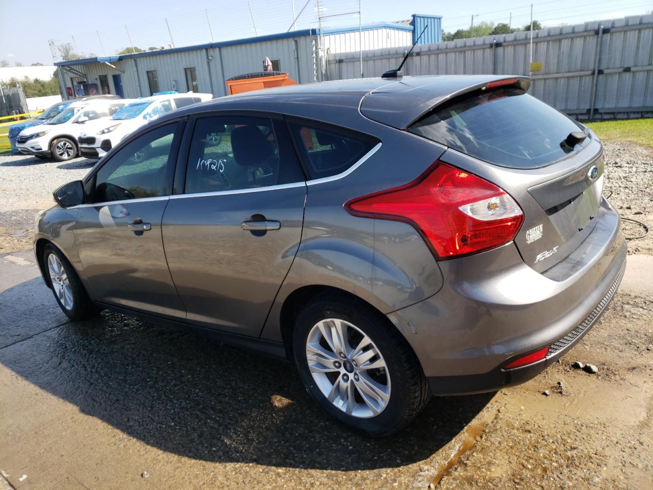 Photo 3 from auction – 2012 FORD FOCUS SEL with VIN 1FAHP3M2XCL358601