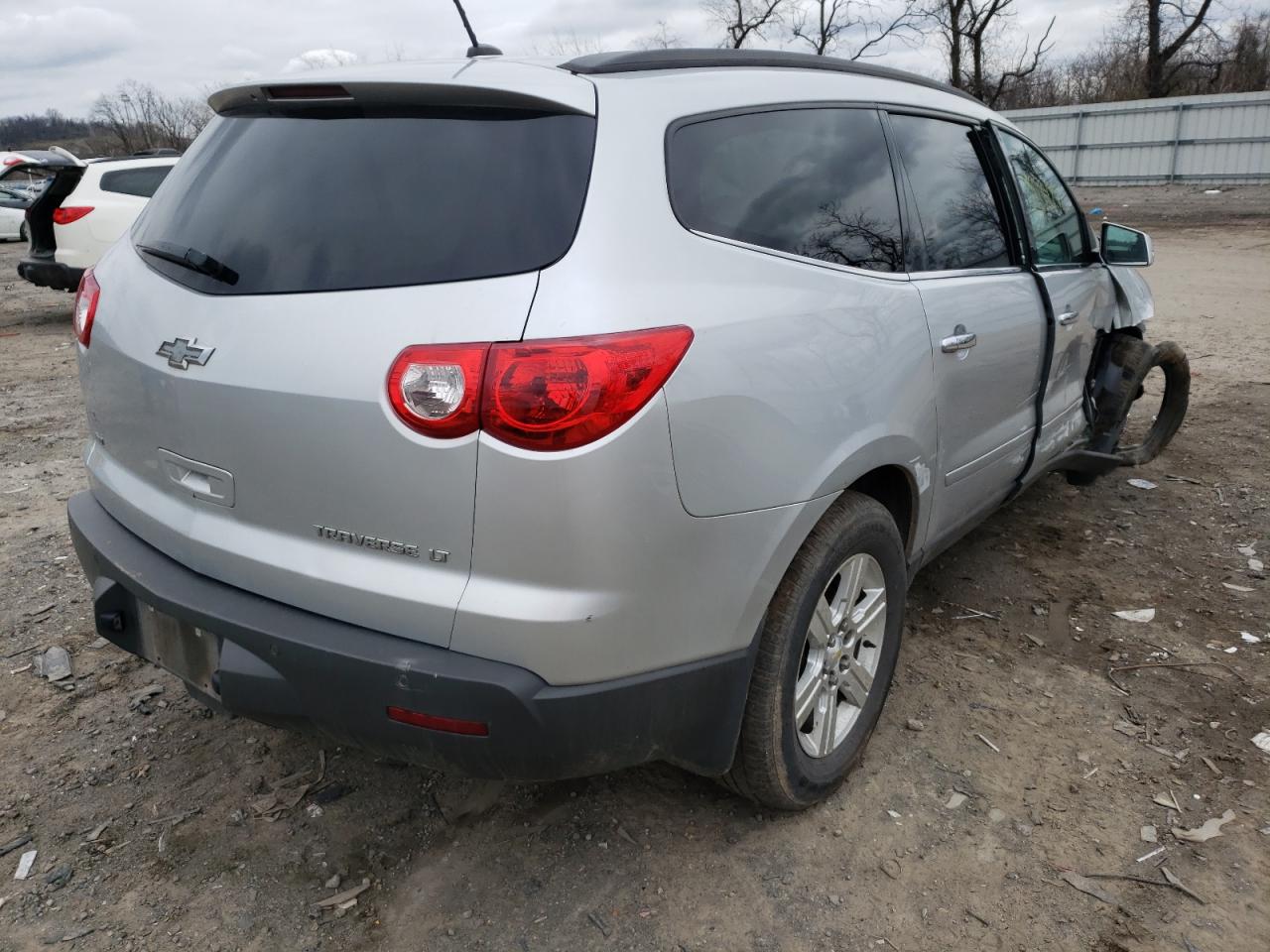 Photo 4 from auction – 2012 CHEVROLET TRAVERSE L with VIN 1GNKVGED9CJ406444