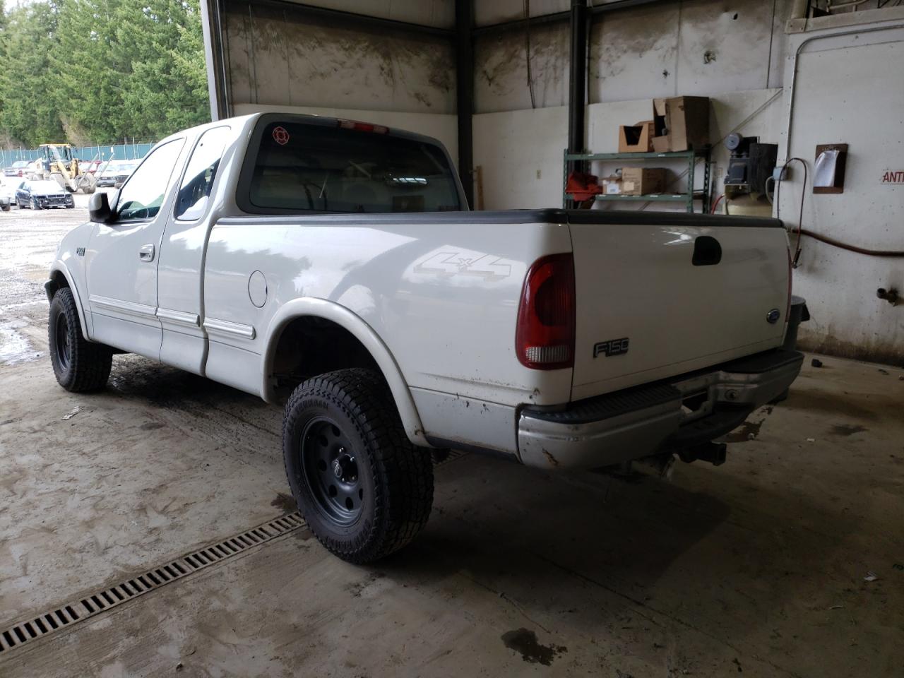 Photo 3 from auction – 1997 FORD F150 with VIN 2FTDX18W7VCA54956
