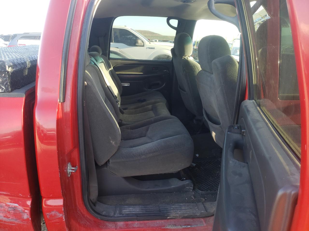 Photo 6 from auction – 2004 CHEVROLET SILVERADO with VIN 1GCHK23U94F247124