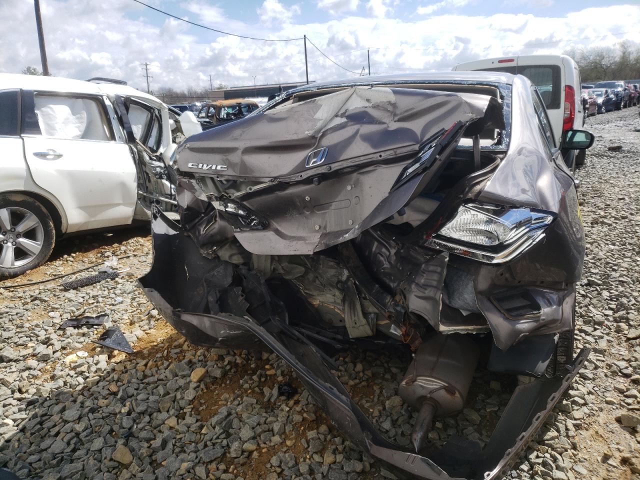 Photo 9 from auction – 2014 HONDA CIVIC LX with VIN 19XFB2F57EE214985