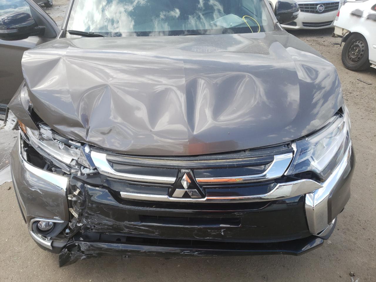 Photo 7 from auction – 2018 MITSUBISHI OUTLANDER with VIN JA4AD3A37JZ026198