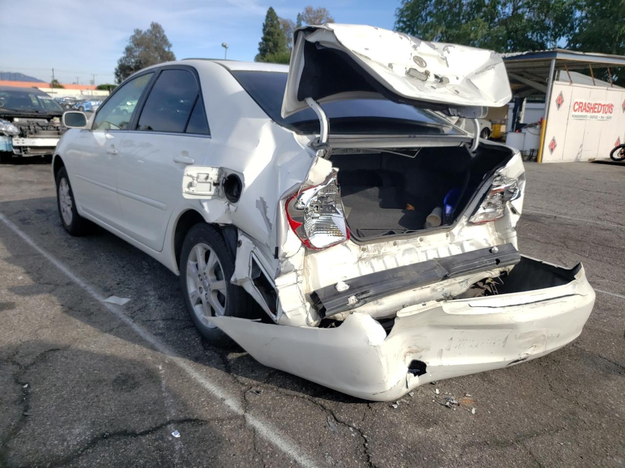 Photo 3 from auction – 2004 TOYOTA CAMRY LE with VIN JTDBE32KX40263306