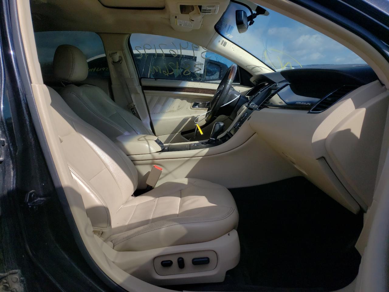 Photo 5 from auction – 2015 FORD TAURUS LIM with VIN 1FAHP2F87FG117541