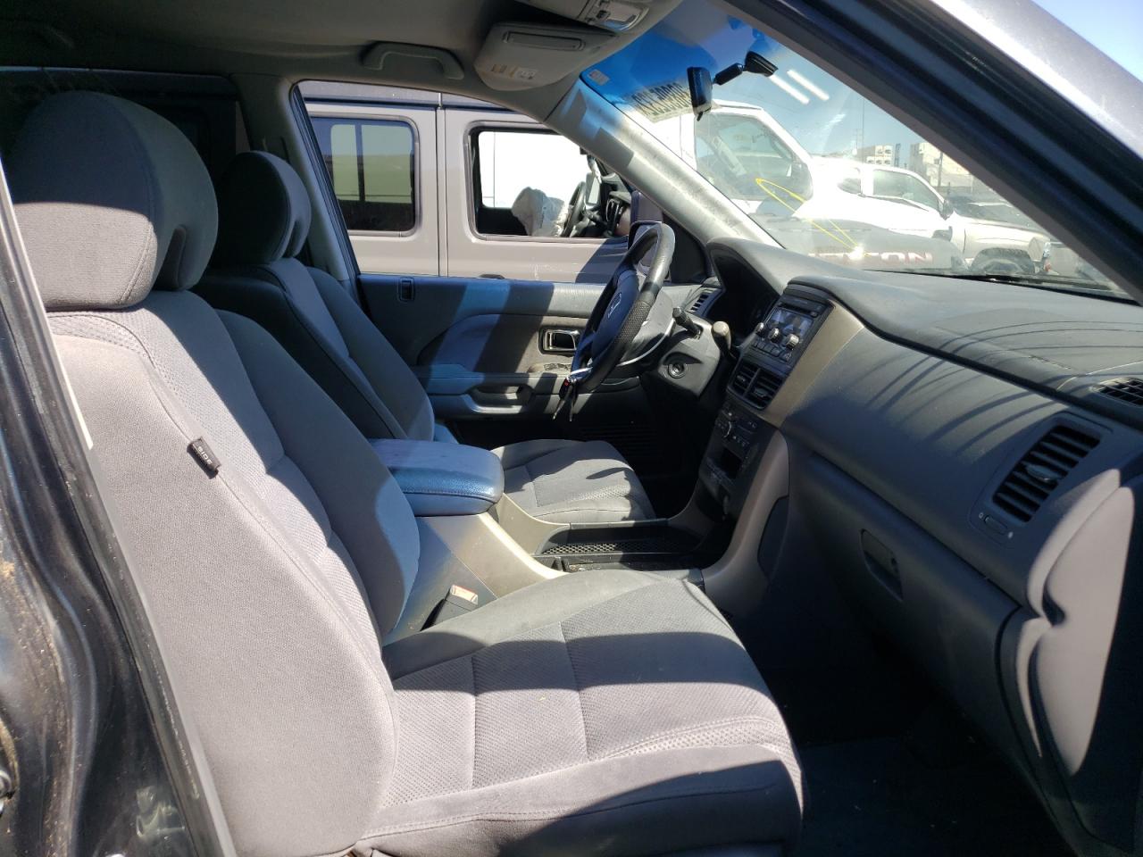 Фото 5 с аукциона – 2006 HONDA PILOT EX с VIN 5FNYF18406B007183