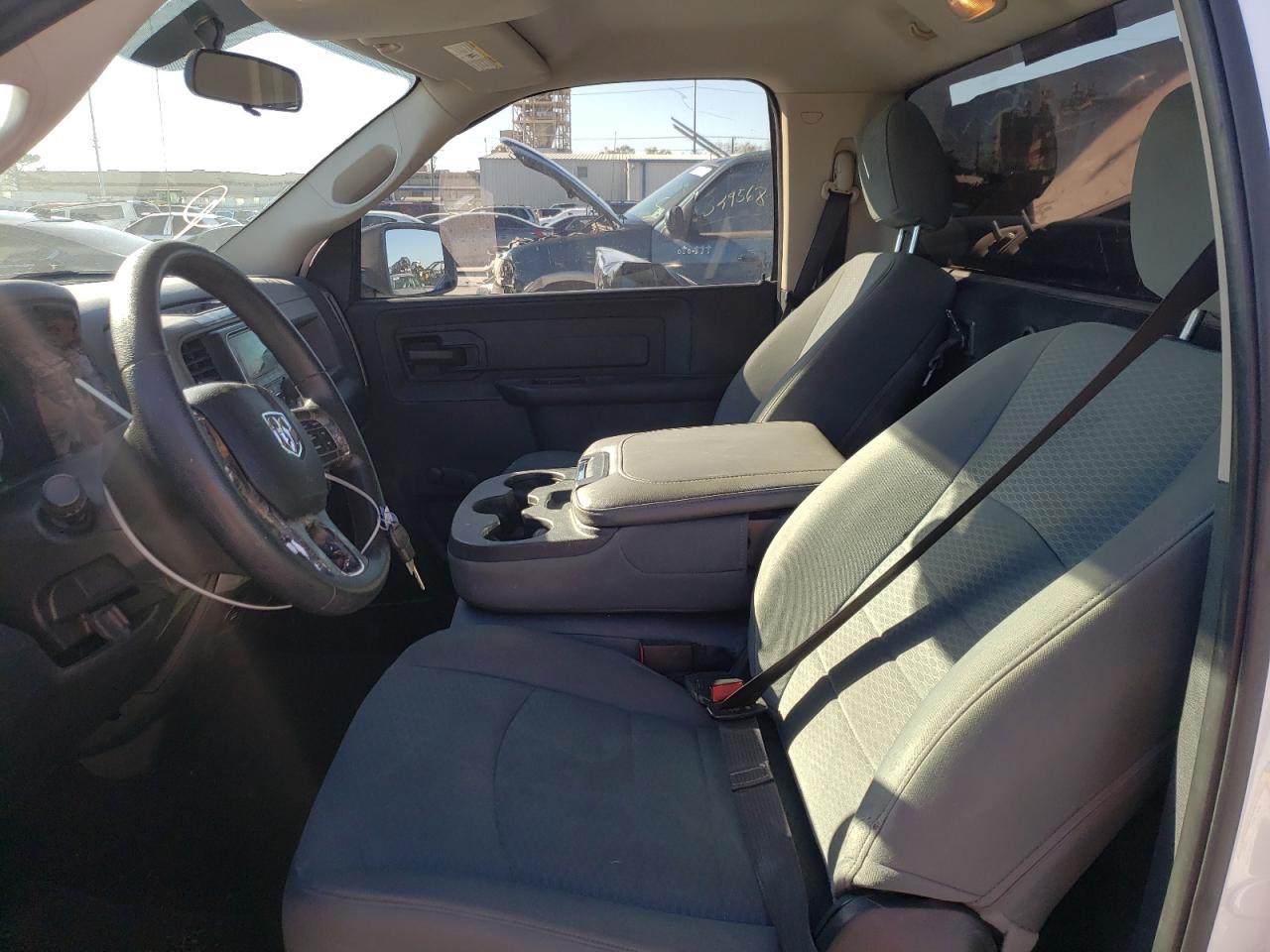 Photo 5 from auction – 2016 RAM 1500 ST with VIN 3C6JR6AG0GG317993