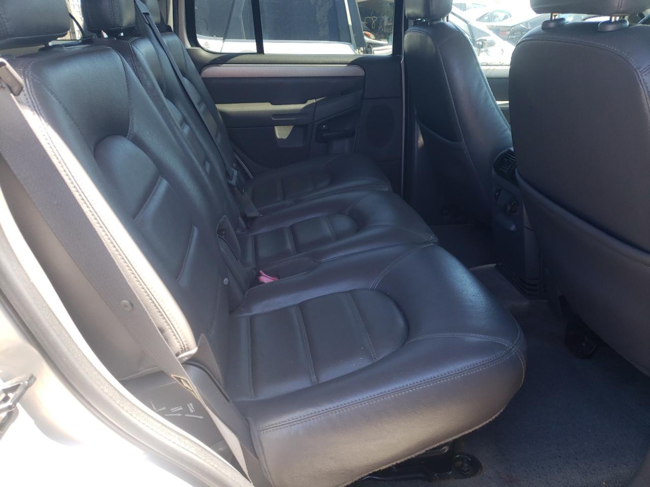 Photo 6 from auction – 2003 FORD EXPLORER X with VIN 1FMZU73K03UB70076
