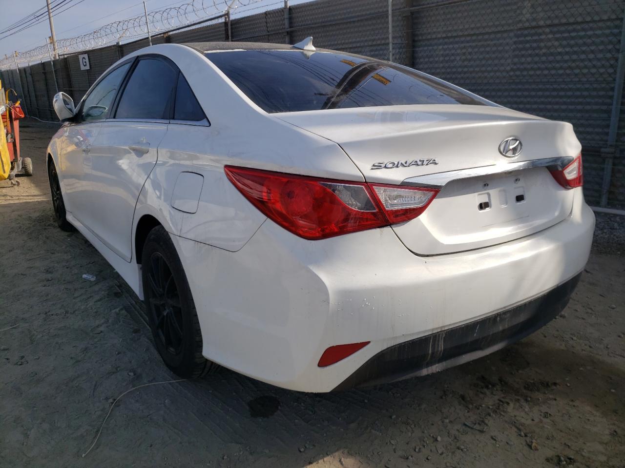 Photo 3 from auction – 2014 HYUNDAI SONATA GLS with VIN 5NPEB4AC0EH920477