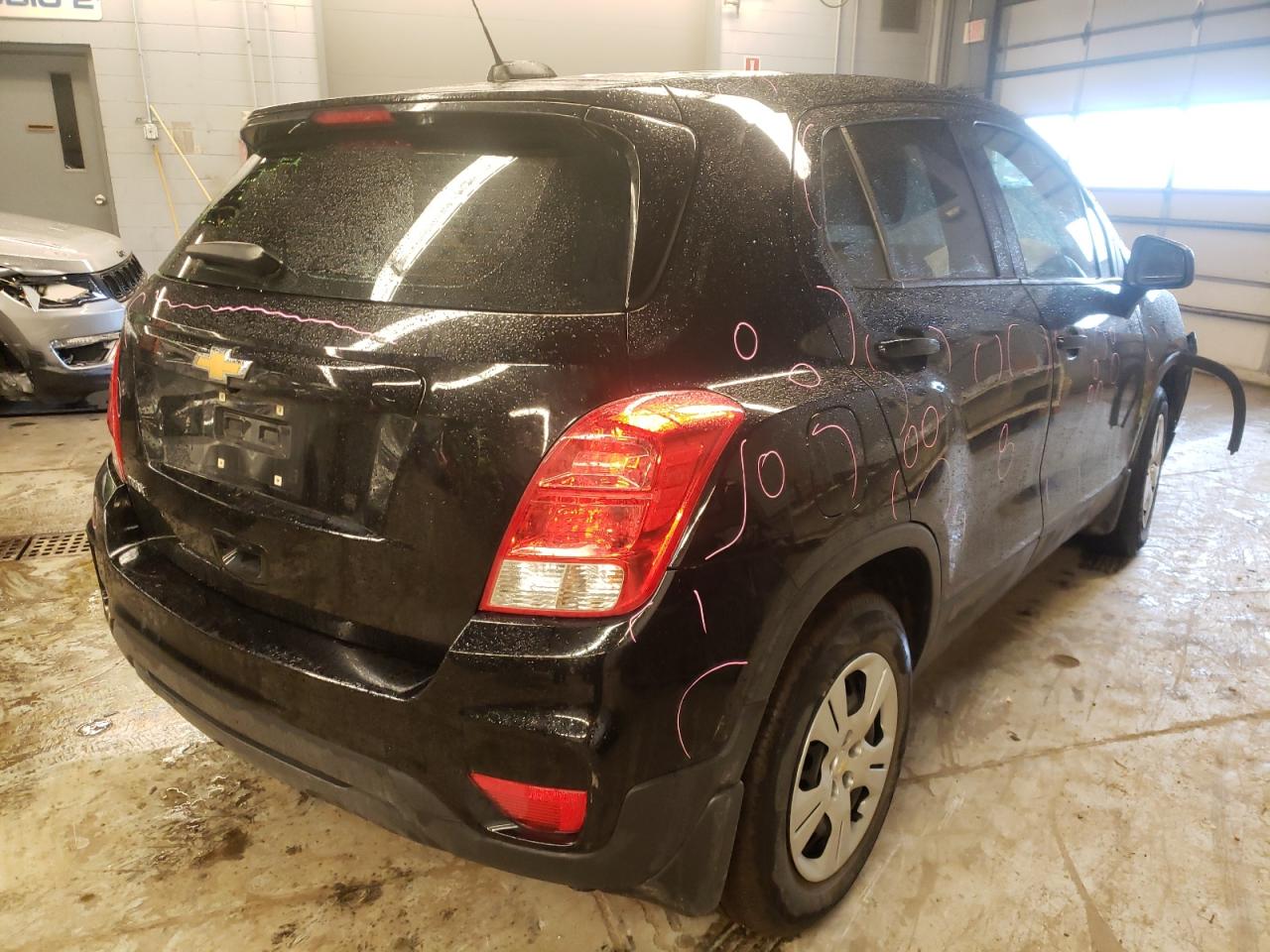 Photo 4 from auction – 2018 CHEVROLET TRAX LS with VIN 3GNCJKSB5JL342608
