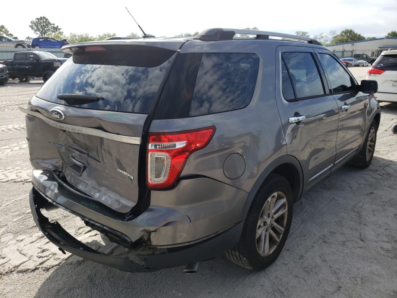 Photo 4 from auction – 2014 FORD EXPLORER X with VIN 1FM5K7D85EGA11563