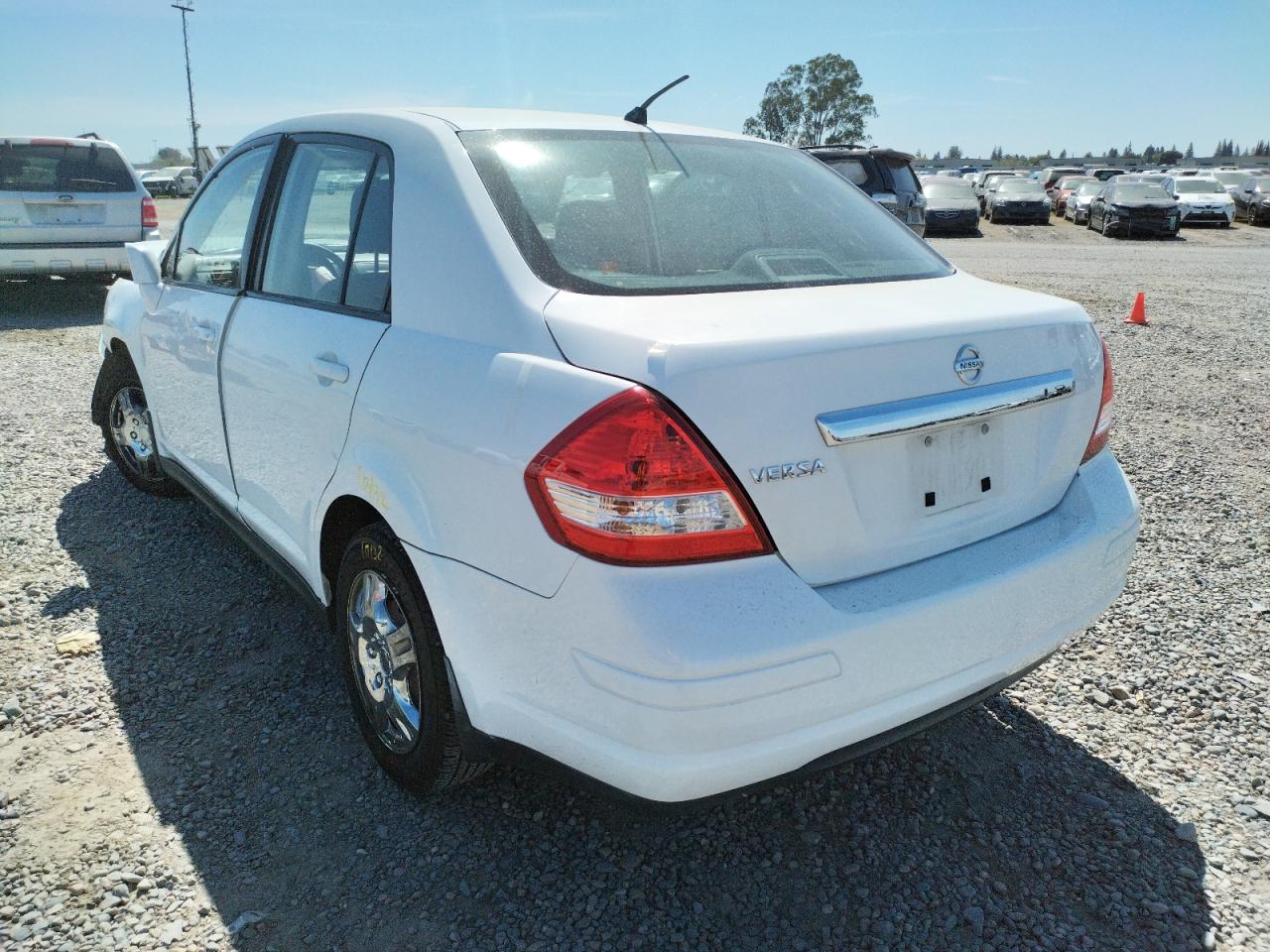 Photo 3 from auction – 2011 NISSAN VERSA S with VIN 3N1BC1AP3BL361748