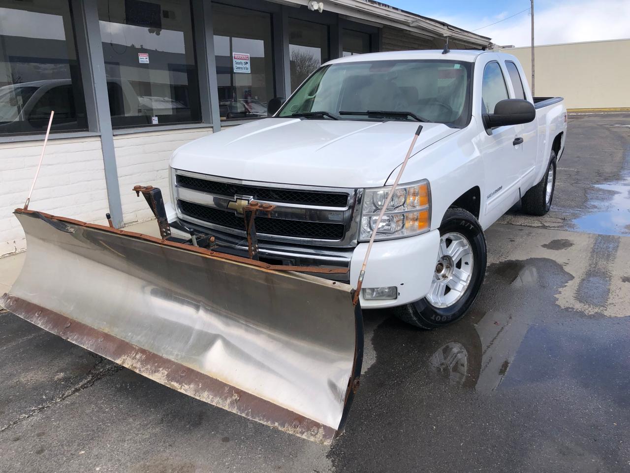 Photo 2 from auction – 2011 CHEVROLET SILVERADO with VIN 1GCRKSE35BZ360766