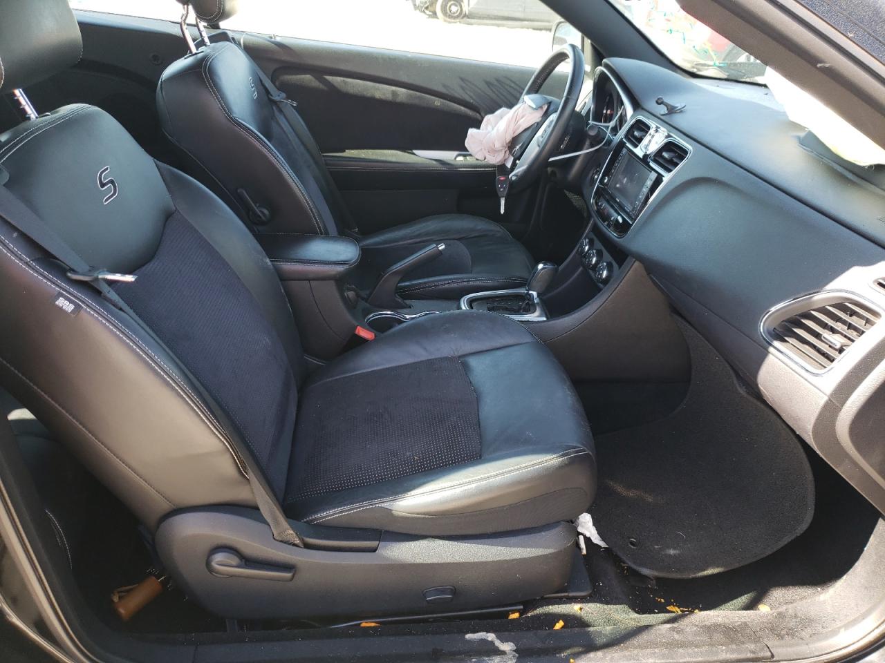 Photo 5 from auction – 2012 CHRYSLER 200 S with VIN 1C3BCBGG6CN153783