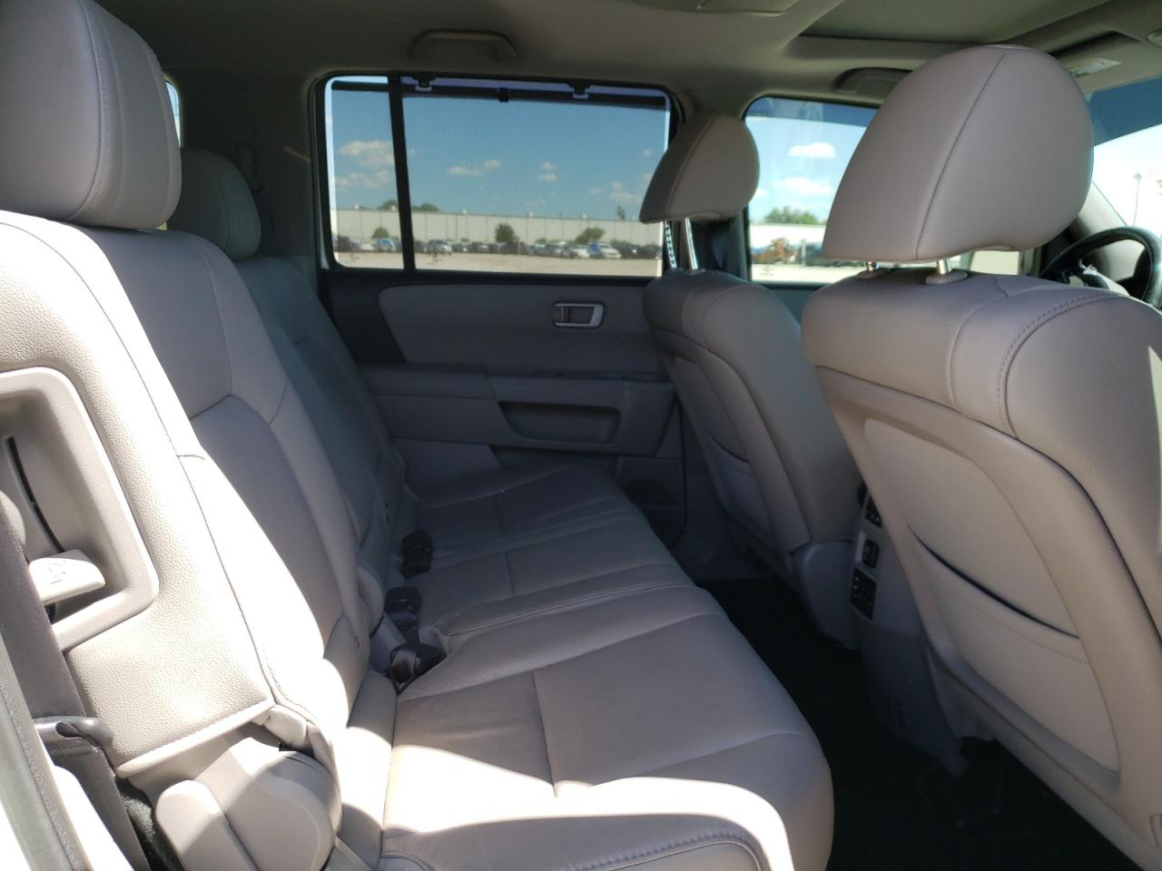 Photo 6 from auction – 2015 HONDA PILOT TOUR with VIN 5FNYF3H94FB008313