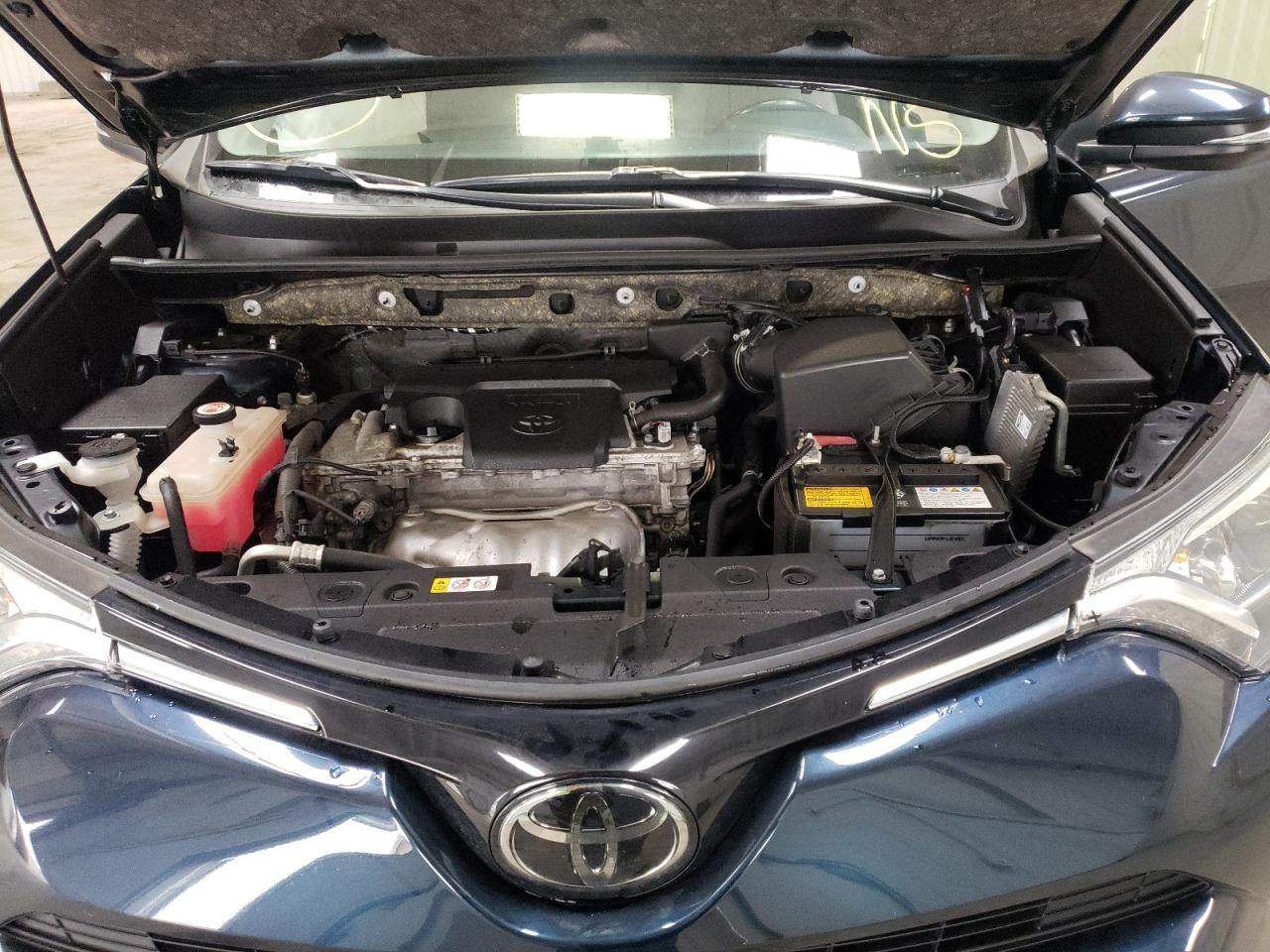 Photo 7 from auction – 2018 TOYOTA RAV4 ADVEN with VIN JTMRFREV2JJ231508
