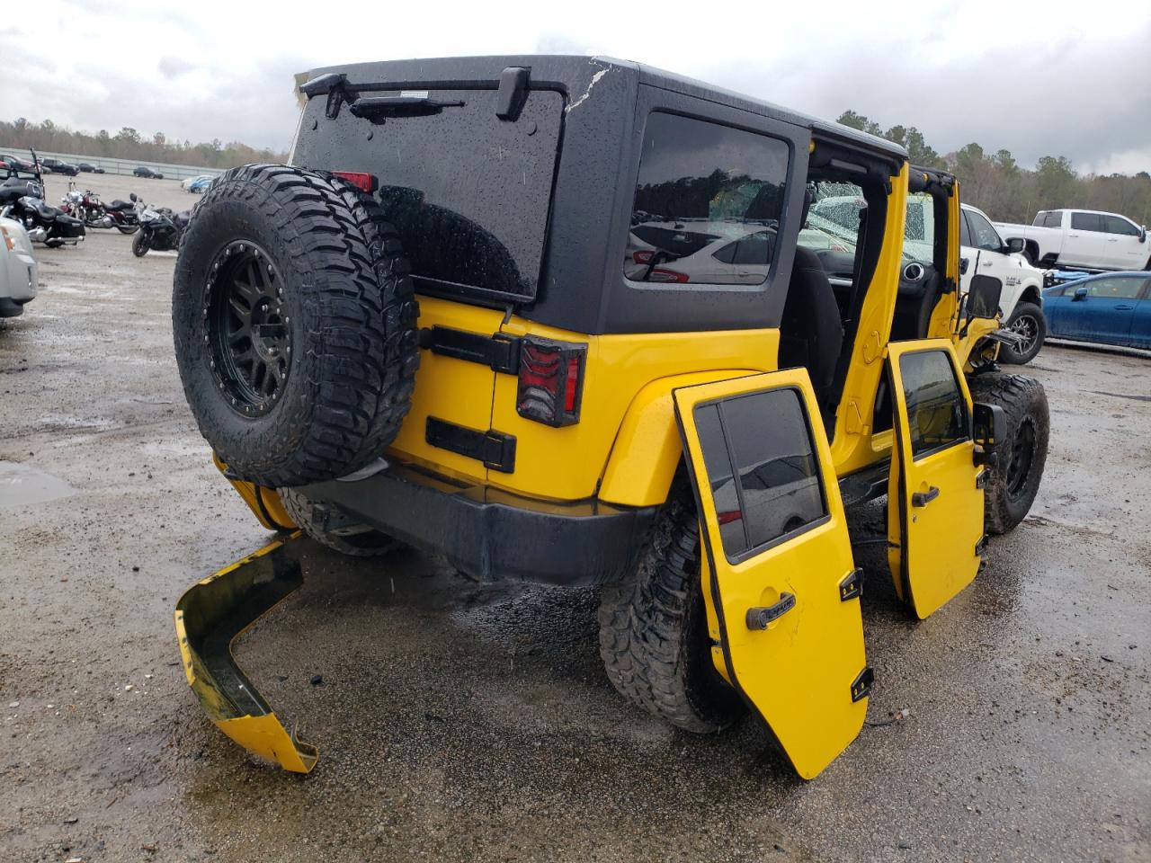 Photo 4 from auction – 2015 JEEP WRANGLER U with VIN 1C4BJWEG1FL713141