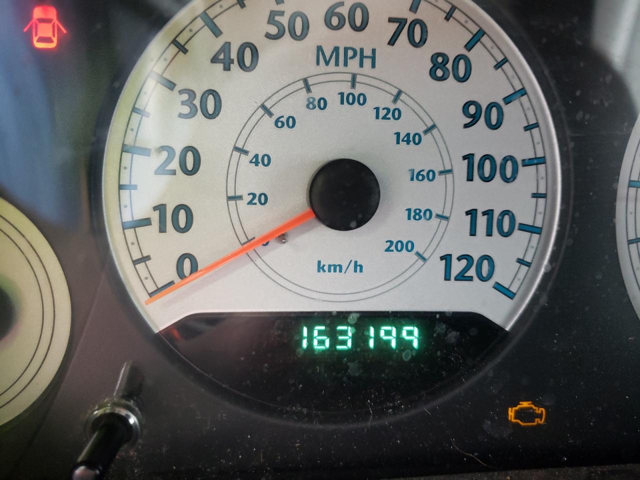 Photo 8 from auction – 2006 CHRYSLER TOWN & COU with VIN 2A4GP54L96R851637
