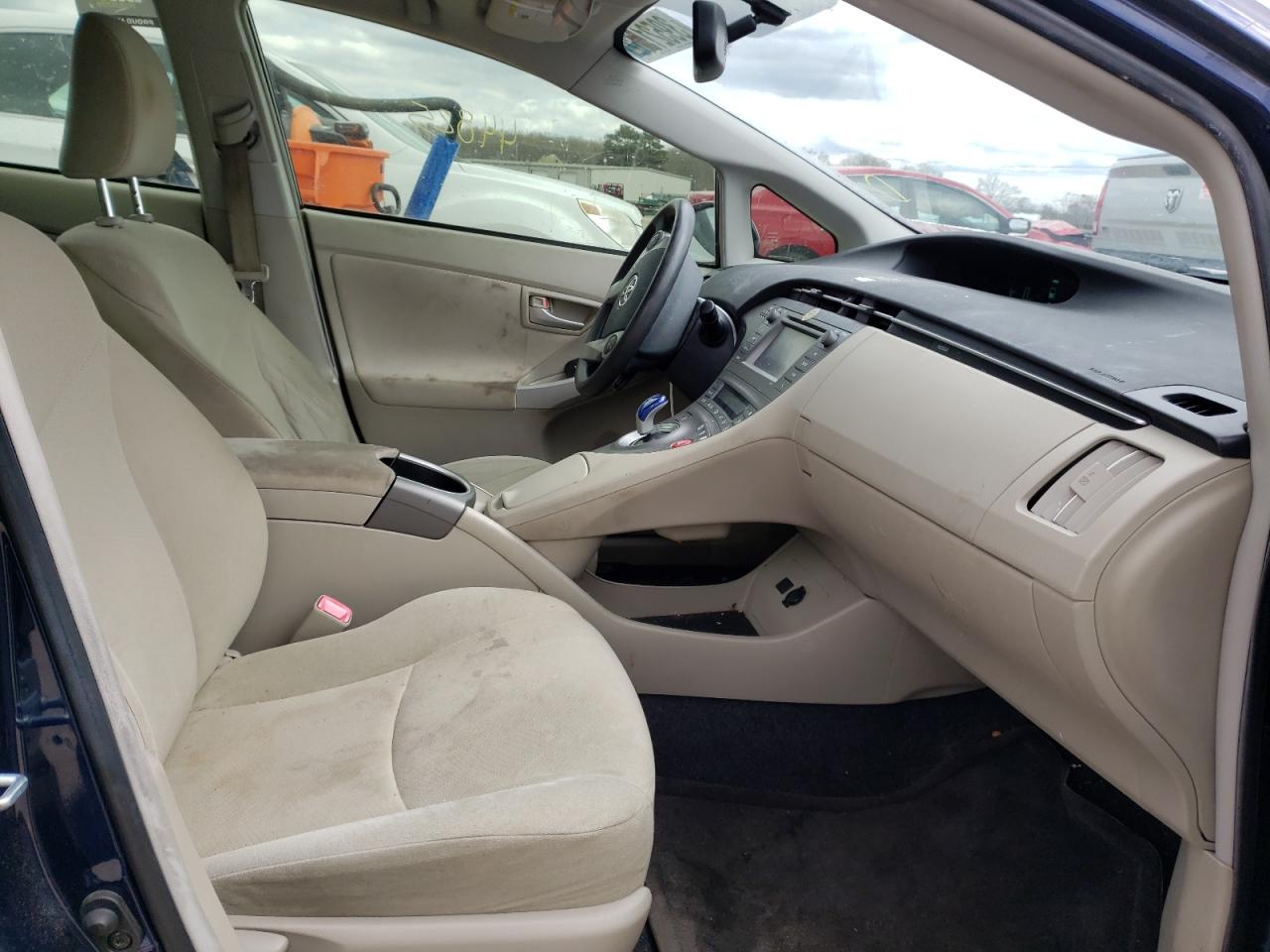 Photo 5 from auction – 2012 TOYOTA PRIUS with VIN JTDKN3DU2C1602843
