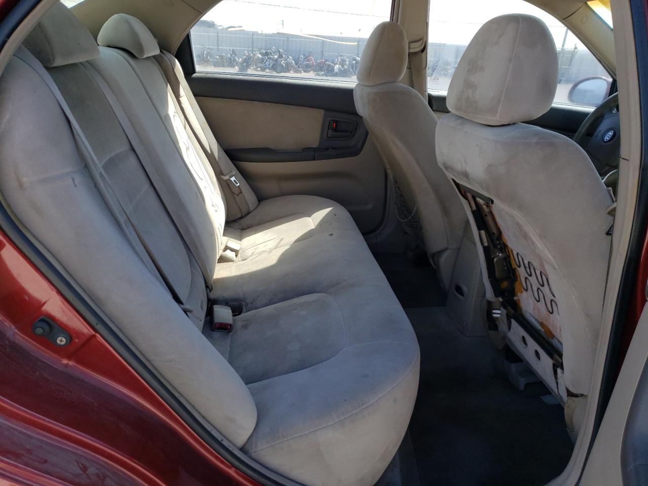 Photo 6 from auction – 2004 KIA SPECTRA LX with VIN KNAFE122745034006