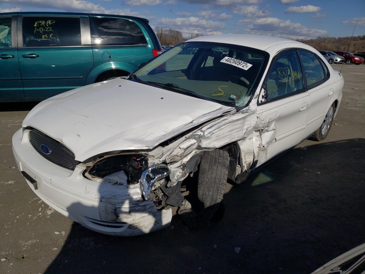Photo 2 from auction – 2005 FORD TAURUS SE with VIN 1FAFP53U75A225928