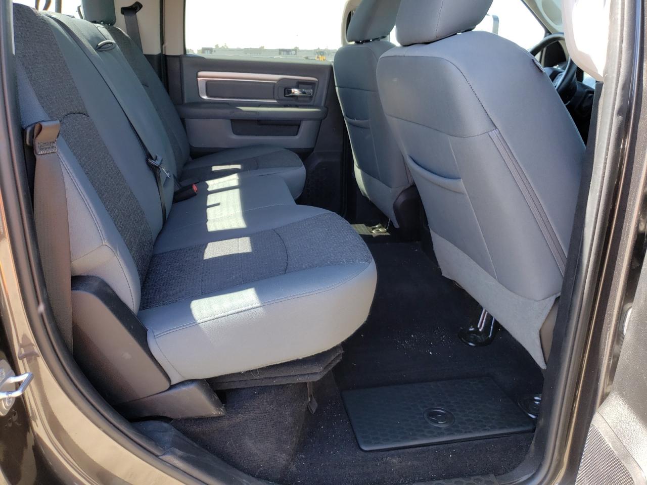 Photo 6 from auction – 2017 RAM 2500 SLT with VIN 3C6UR5DL1HG671488