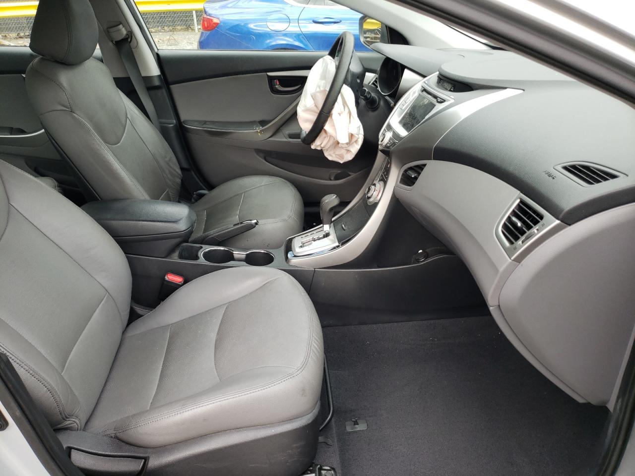 Photo 5 from auction – 2012 HYUNDAI ELANTRA GL with VIN 5NPDH4AE0CH149365