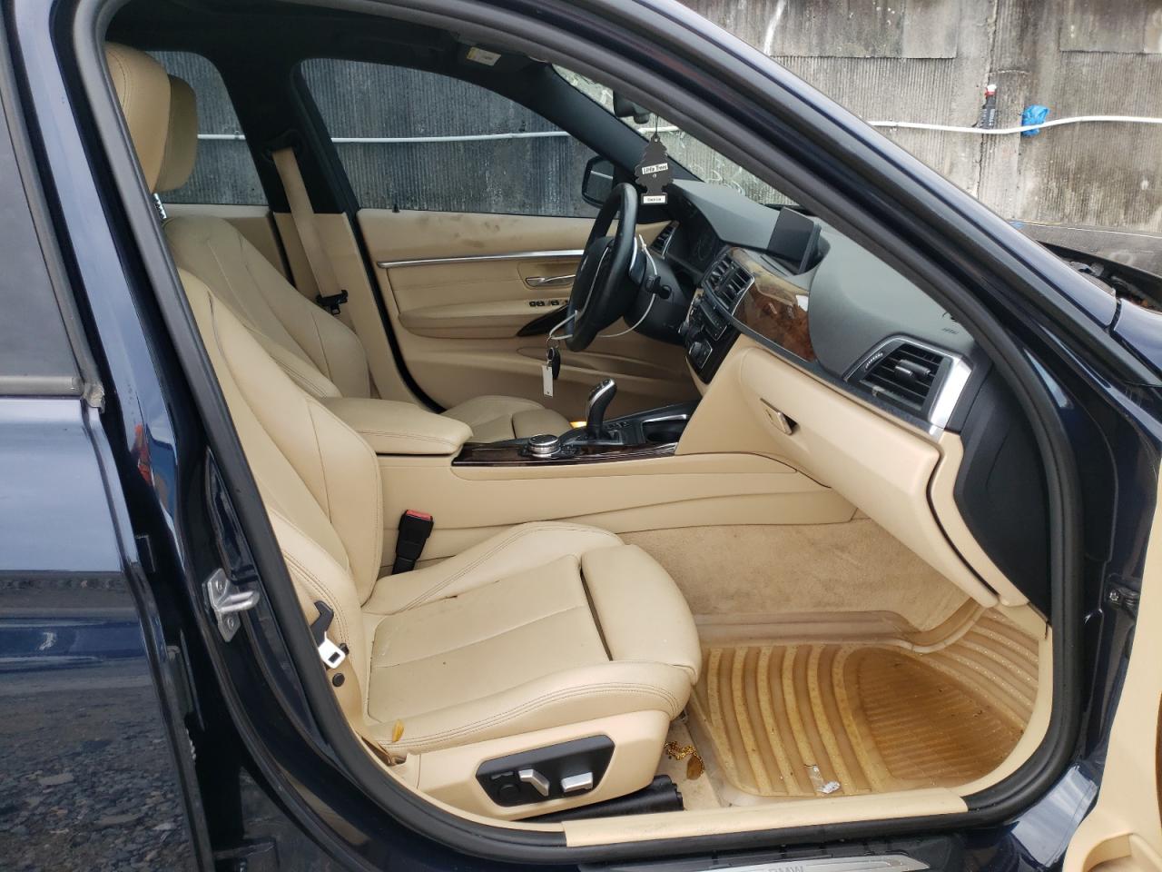 Photo 5 from auction – 2016 BMW 328 I SULE with VIN WBA8E9G52GNT45499