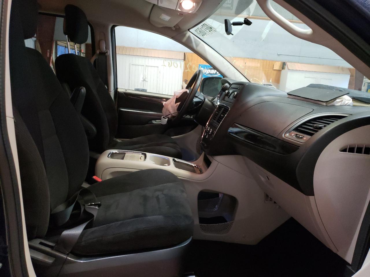 Photo 5 from auction – 2015 DODGE GRAND CARA with VIN 2C4RDGCG4FR548904
