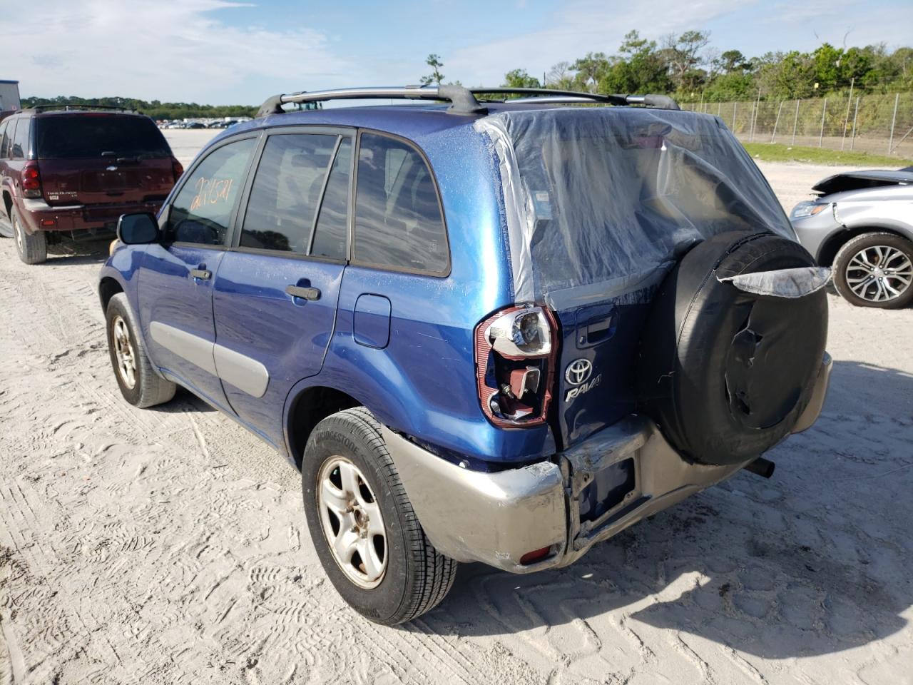 Photo 3 from auction – 2005 TOYOTA RAV4 with VIN JTEGD20VX50066603