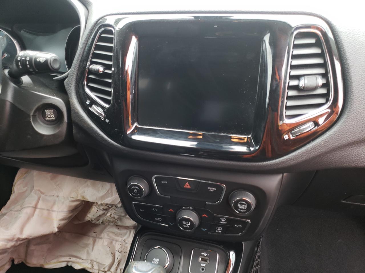 Photo 9 from auction – 2020 JEEP COMPASS LI with VIN 3C4NJDCB0LT212007