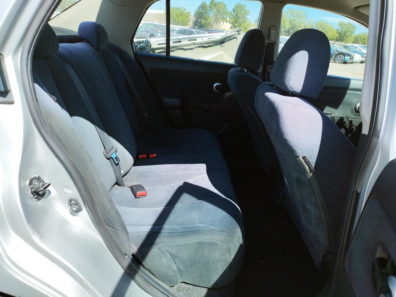 Photo 6 from auction – 2010 NISSAN VERSA with VIN 3N1CC1AP4AL449551