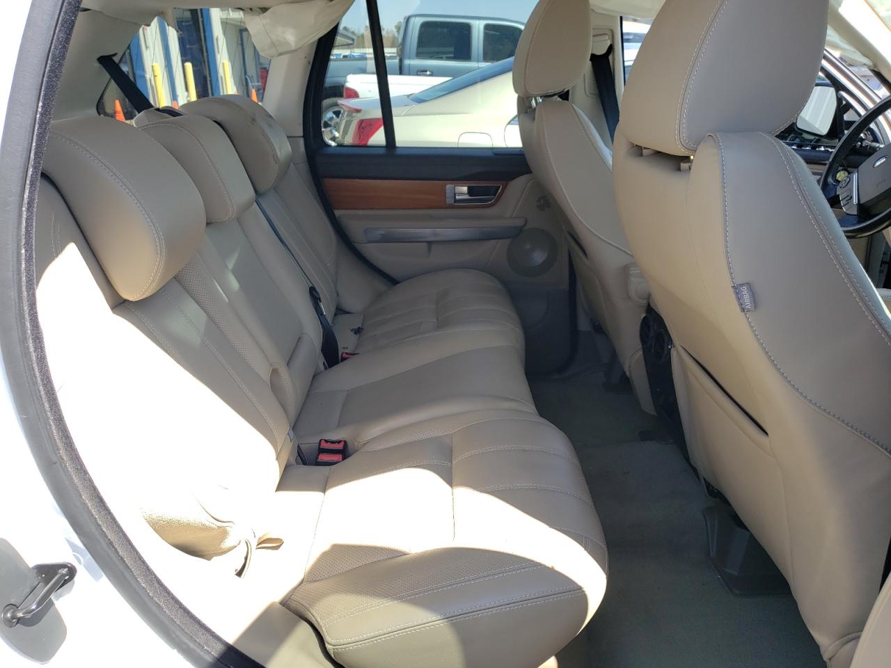 Photo 6 from auction – 2011 LAND ROVER RANGE ROVE with VIN SALSK2D42BA262927