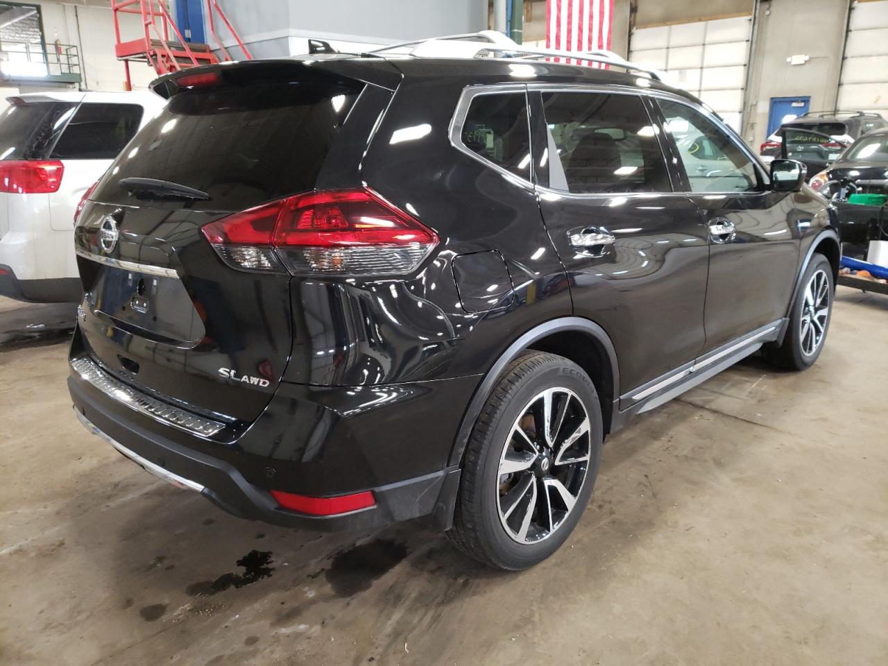 Photo 4 from auction – 2019 NISSAN ROGUE S with VIN 5N1AT2MV4KC829132