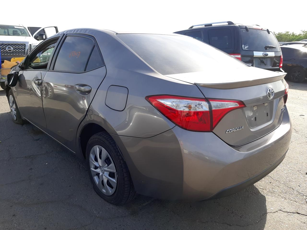 صورة رقم 3 من المزاد - 2015 TOYOTA COROLLA EC مع VIN 5YFBPRHE6FP358842