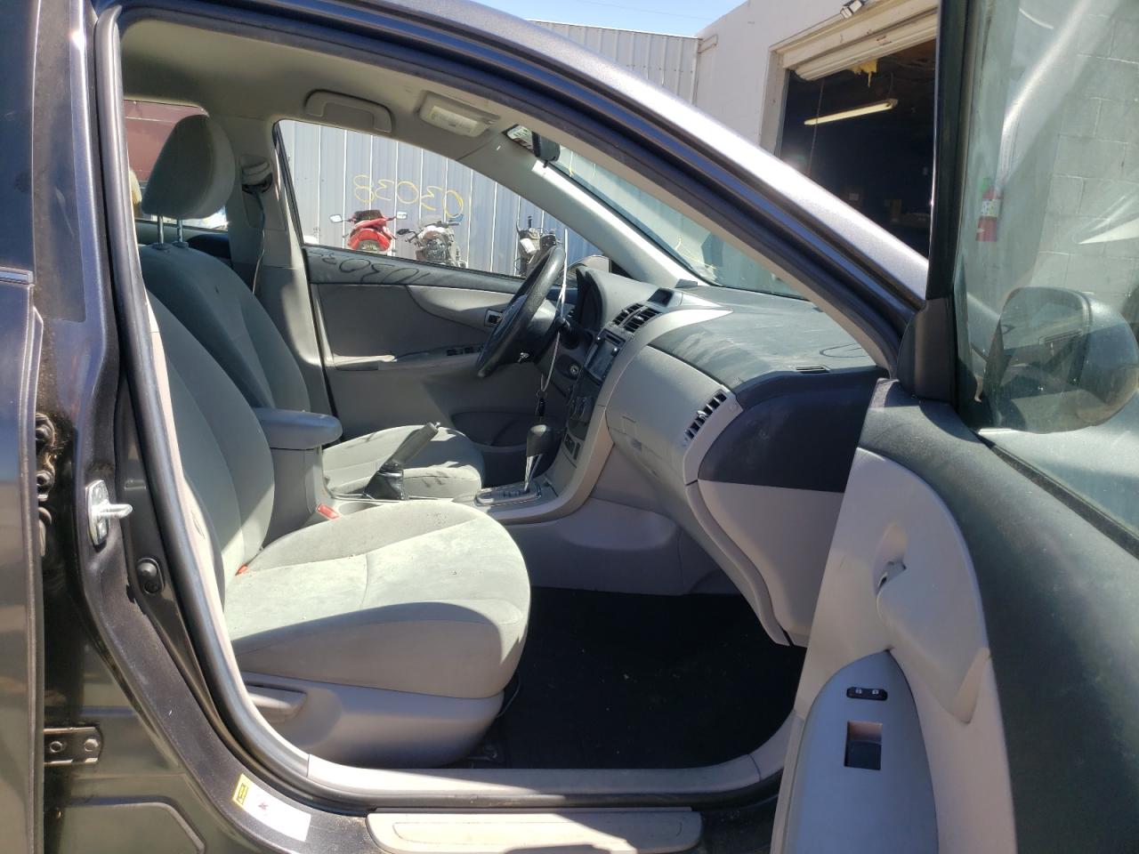 Photo 5 from auction – 2013 TOYOTA COROLLA BA with VIN 2T1BU4EE7DC006897