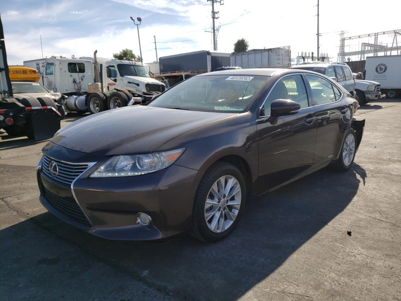 Photo 2 from auction – 2013 LEXUS ES 300H with VIN JTHBW1GG1D2008990