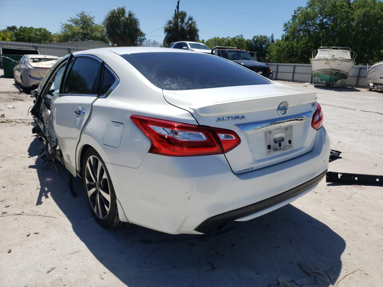 Photo 3 from auction – 2016 NISSAN ALTIMA 2.5 with VIN 1N4AL3AP4GN319509