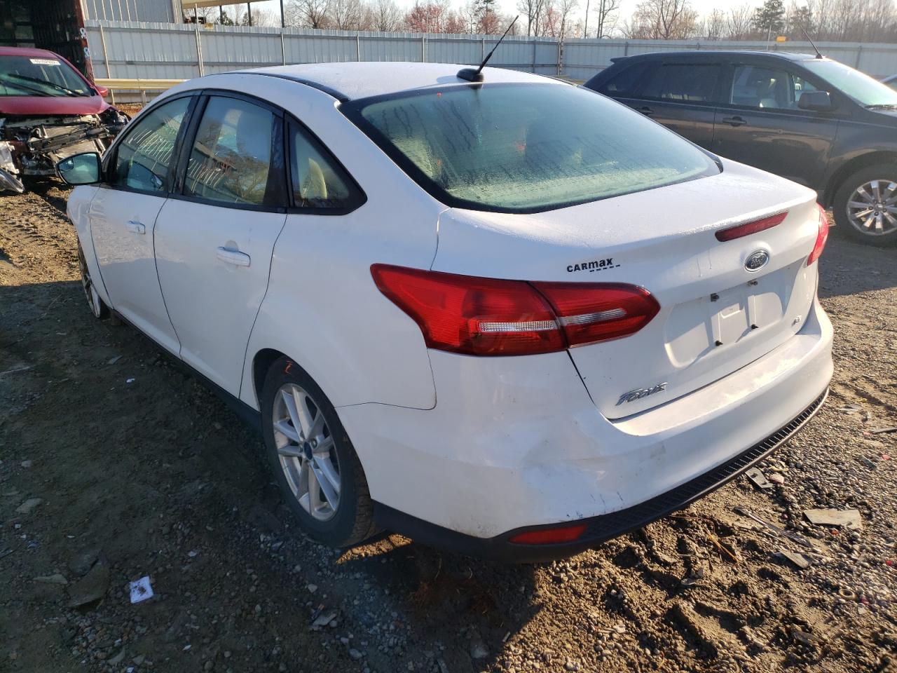 Photo 3 from auction – 2016 FORD FOCUS SE with VIN 1FADP3F20GL285370
