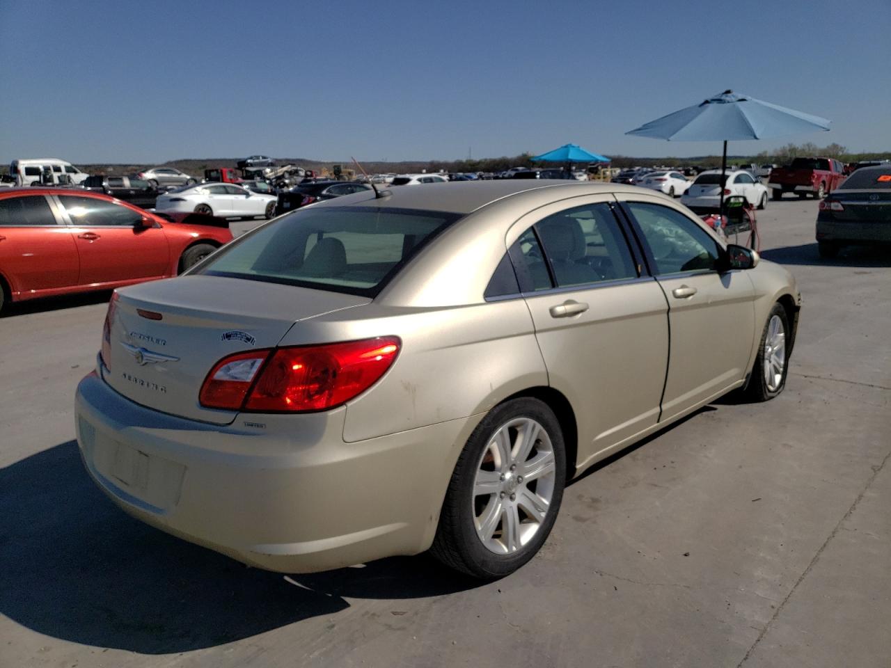 Zdjęcie 4 z aukcji – 2010 CHRYSLER SEBRING LI z VIN 1C3CC5FV7AN111836