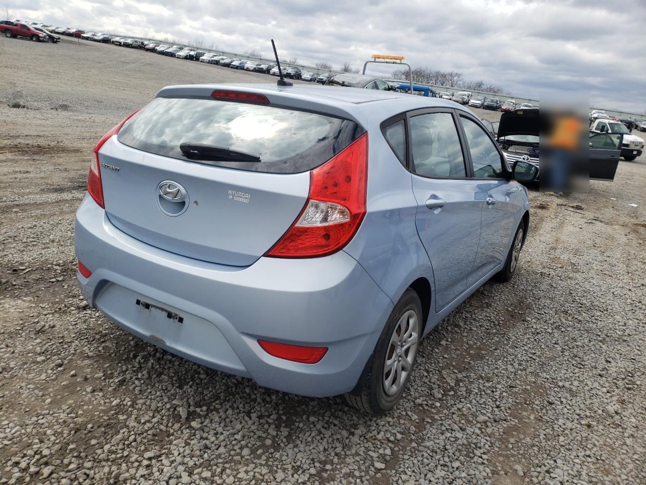 Photo 4 from auction – 2013 HYUNDAI ACCENT GLS with VIN KMHCT5AE4DU085267