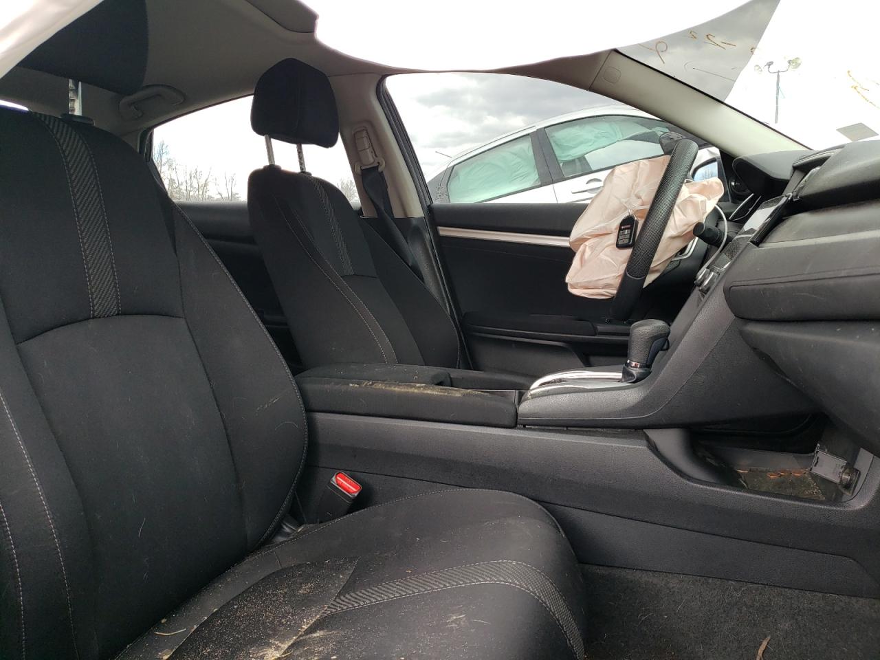 Photo 5 from auction – 2018 HONDA CIVIC EX with VIN 2HGFC2F71JH597594