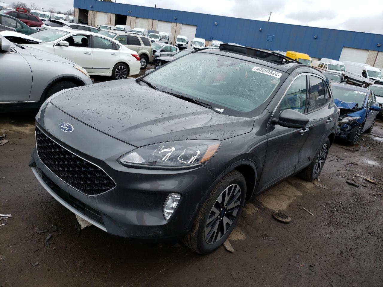 Photo 2 from auction – 2020 FORD ESCAPE SEL with VIN 1FMCU9H94LUA09754